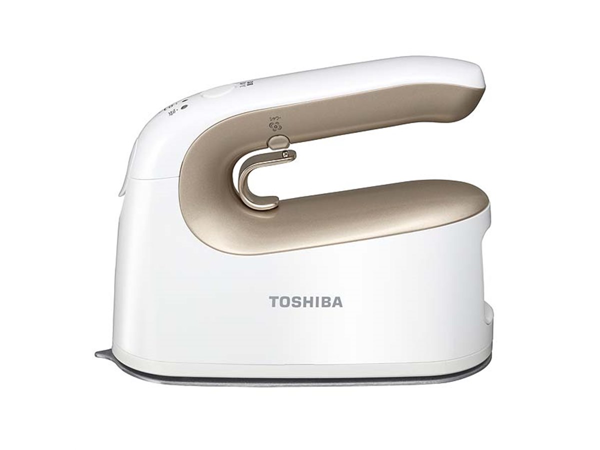 東芝、すべり性能とスチームの広がりが向上した衣類スチーマー2