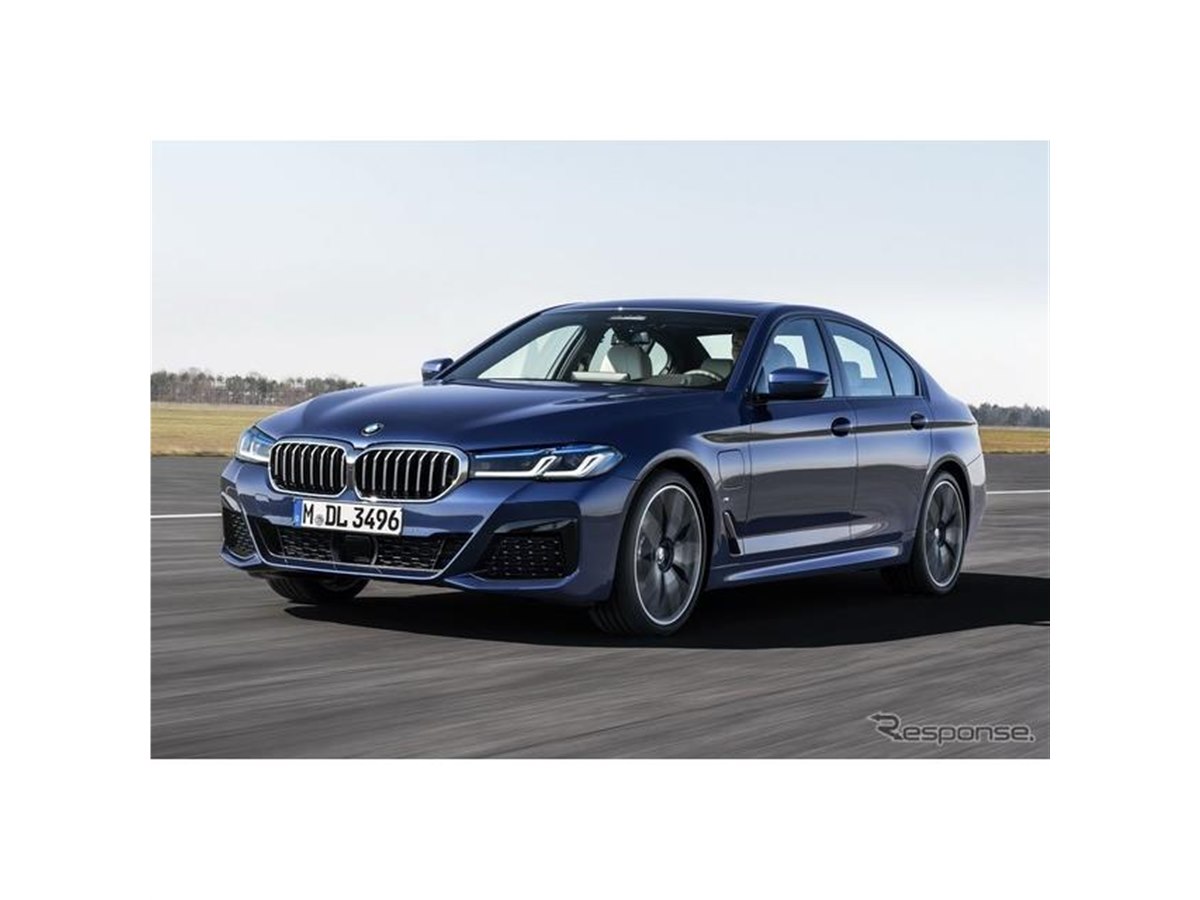 BMW 5シリーズ 欧州向け改良新型にPHV、最大出力292hpに向上…燃費は