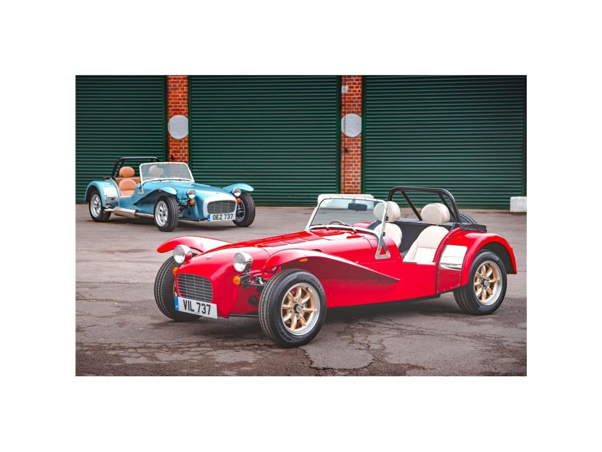 ケータハムが「スーパーセブン1600」を発売 クラシックな装いが特徴の