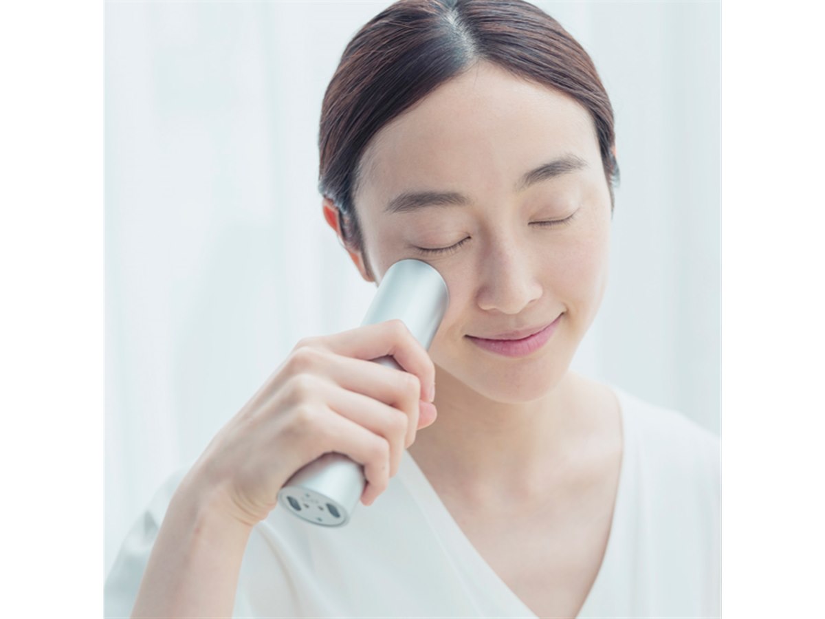 saiona 美顔器 防水プレート付き I-ne、「SALONIA」初のイオン導入美顔器「SMART MOISTURE DEVICE