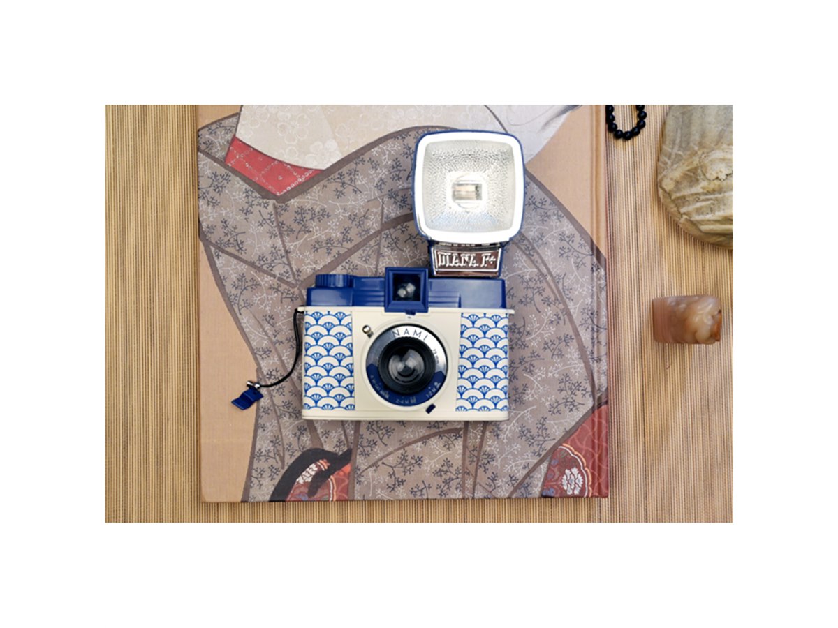 ロモ、日本の青海波模様にインスピレーションを受けた「DianaF+ 波