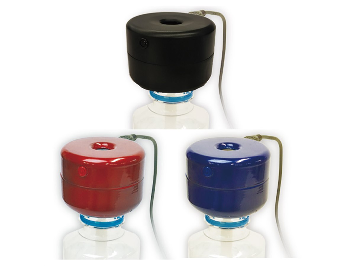 車内・屋内両用、500mlペットボトル対応のカートリッジ式加湿器2機種