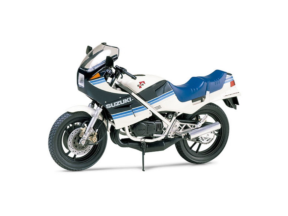 タミヤ、250ccのスーパースポーツ「スズキ RG250 Γ（ガンマ）」の1/12