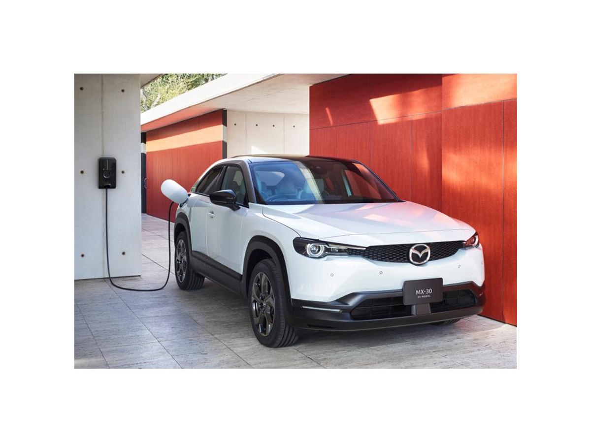 マツダが「MX-30 EVモデル」を発売 航続距離256kmの電動コンパクトSUV