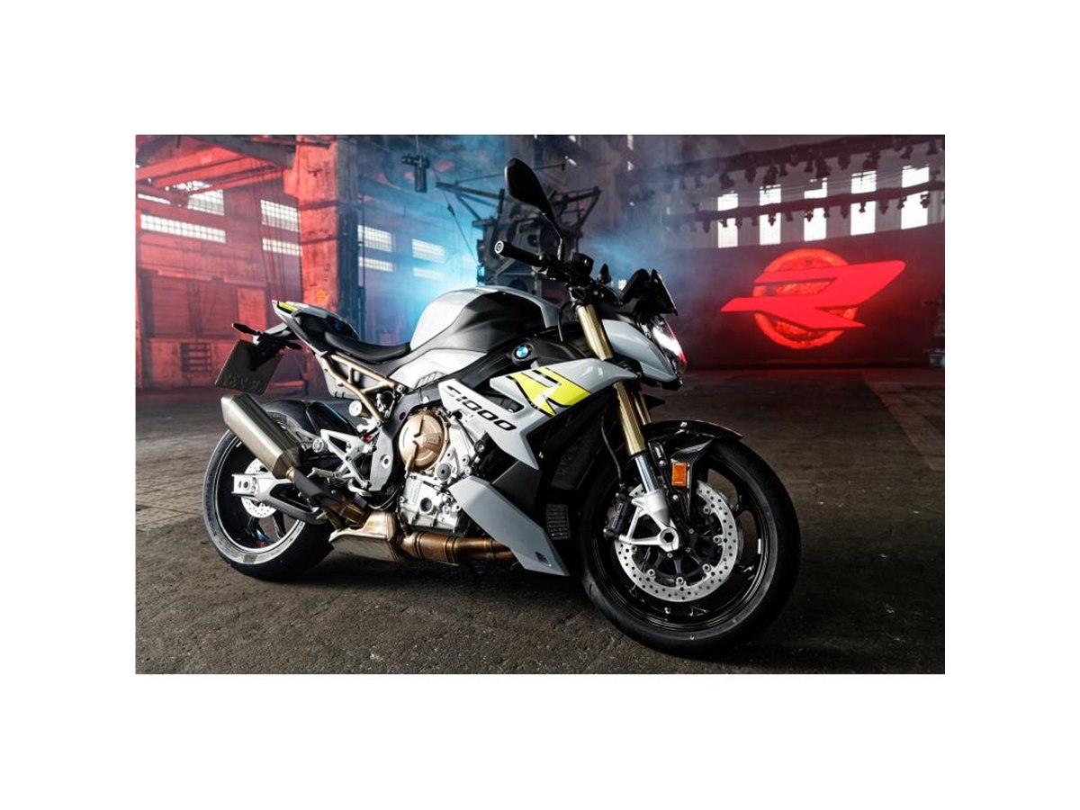 BMWが「S1000R」をモデルチェンジ スーパースポーツ由来の高性能