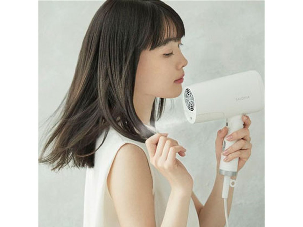 I-ne、“美容液ミストで髪をケアしながら速乾ドライを実現”する