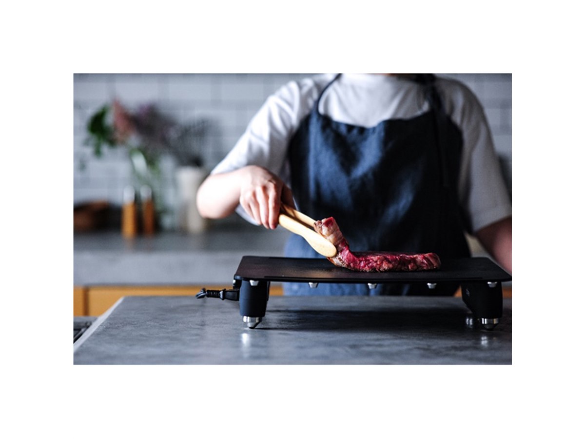 極薄ヒーターを採用したホットプレート「abien MAGIC GRILL」が7/15