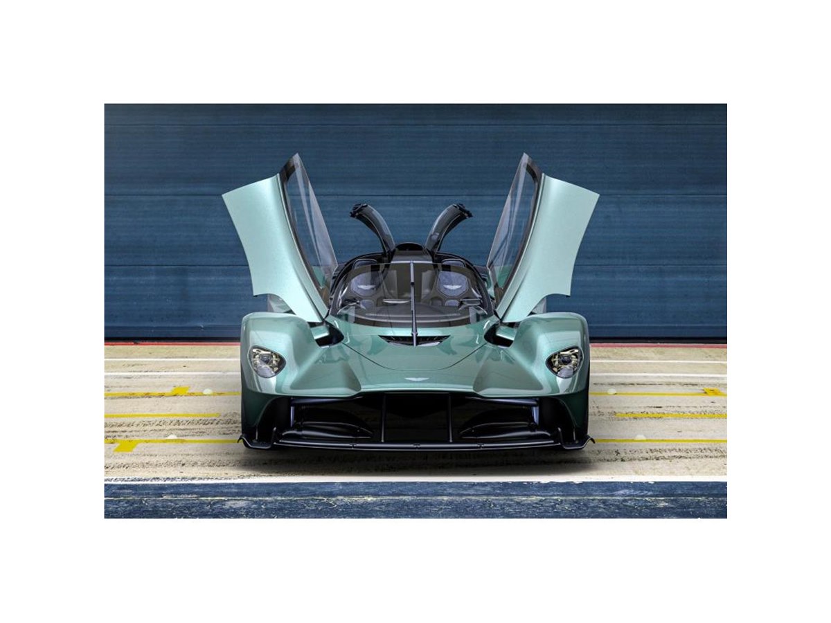 オープントップの新型ハイパーカー「アストンマーティン・ヴァルキリー