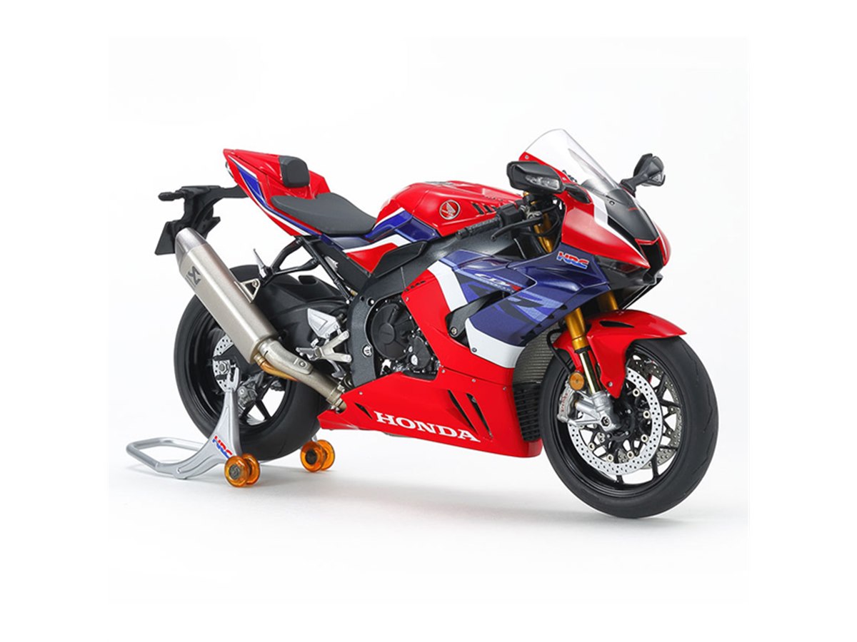 タミヤ、グランプリレッドを再現した「CBR1000RR-R FIREBLADE」1/12模型 - 価格.com