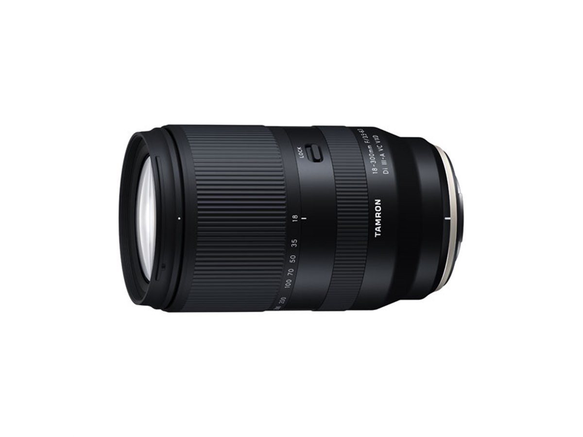 【新品同様】 TAMRON 18-300mm 25年6月購入品 Xマウント タムロン、「18-300mm F/3.5-6.3 Di III-A VC VXD」Xマウント用を10/28