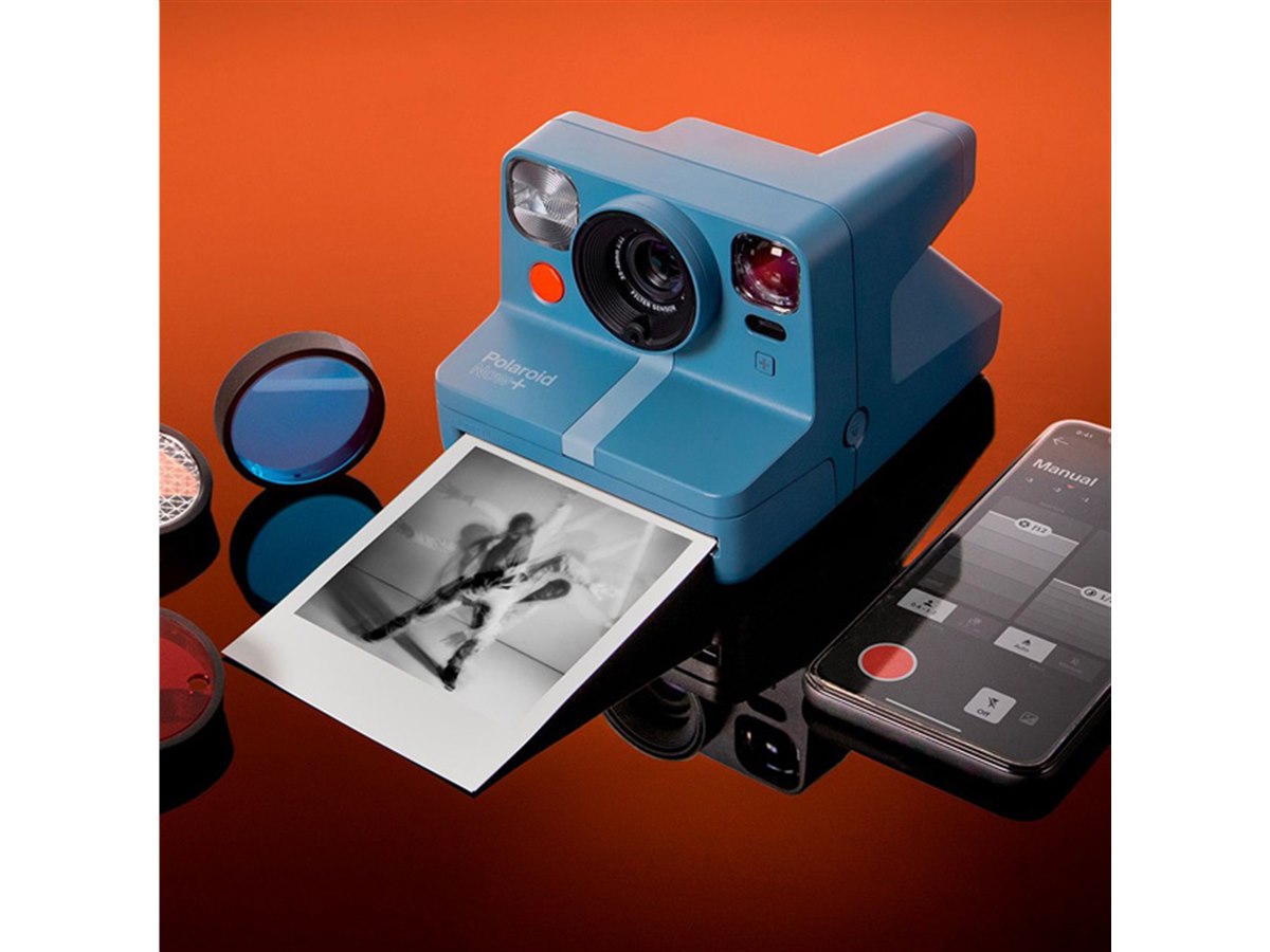 Now+ インスタントカメラ ブラック Bluetooth Now Plus フィルムカメラ レンズフィルターキット&ポーチ 8色インスタントカメラフ スマホ連携に対応、Bluetooth機能搭載のインスタントカメラ「Polaroid