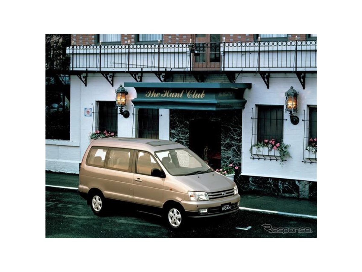 トヨタ ノア＆ヴォクシー、新型デビューは2022年1月…4代25年［フォト