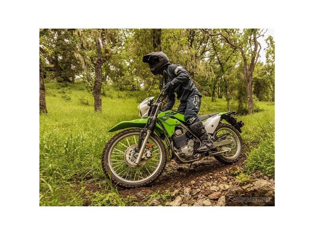 足つき安心、カワサキがローシート仕様のオフロード車『KLX230S』発売