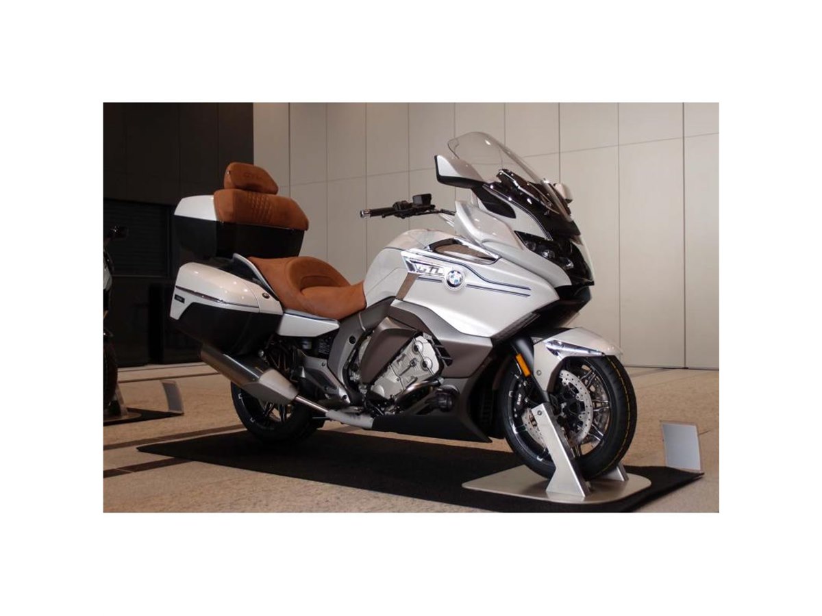 パワーが魅力！6気筒を求めて辿り着いた K1600GTL【みんなのバイク】 | 【モトメガネ】バイク・オートバイ|自動車・クルマ|キャンプのニュース情報 K1600 ホワイト三輪バイク 音楽機能付き