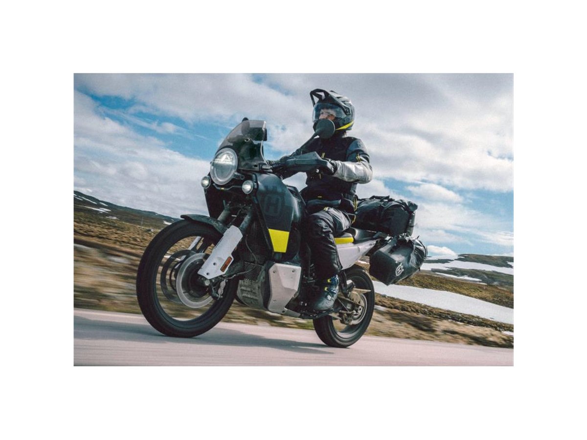 QJKXSZ(小さな店) 用ハスクバーナノルデン 901 オートバイの排気ミドル