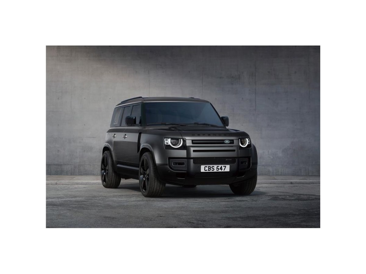 ダークなエクステリアカラーをまとった「ランドローバー