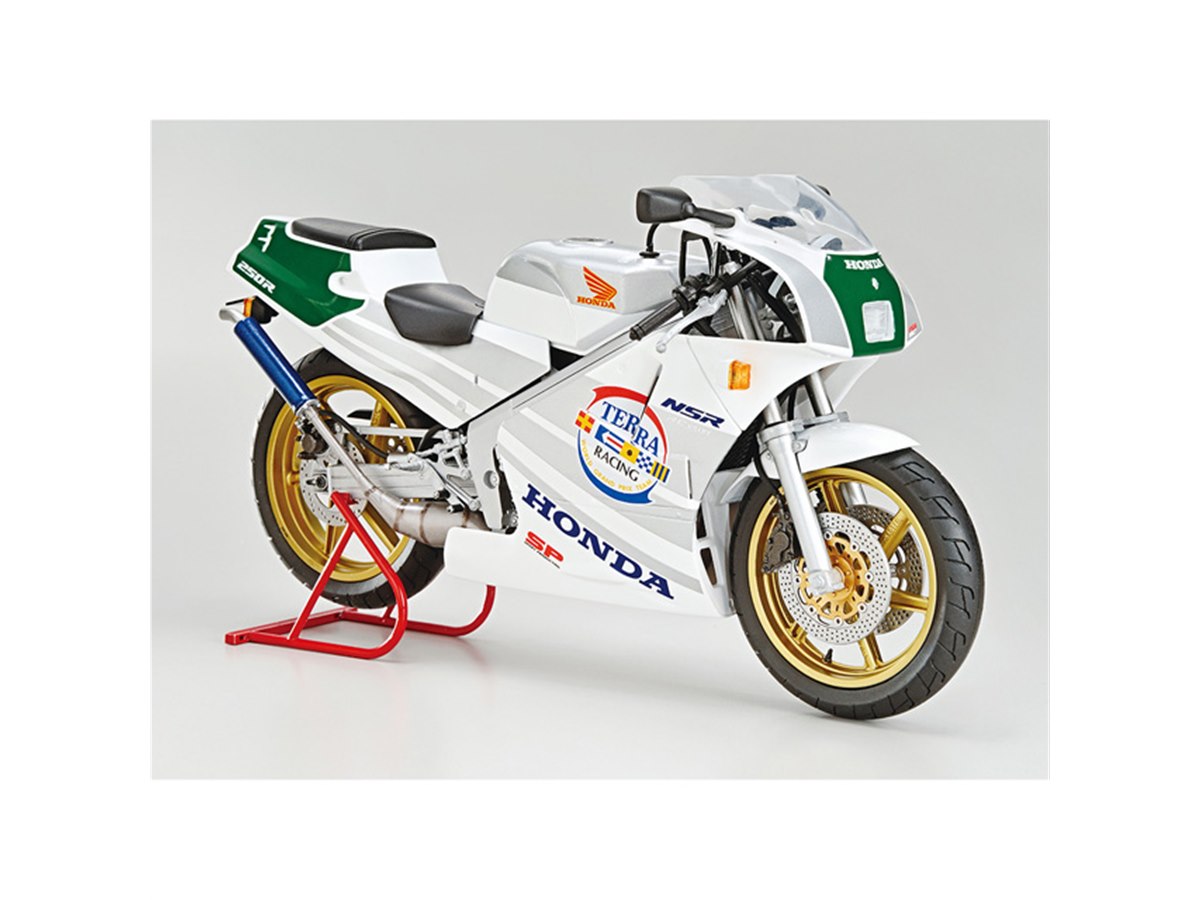 AOSHIMA、“銀テラ”を採用した「ホンダ MC18 NSR250R SP」1989年