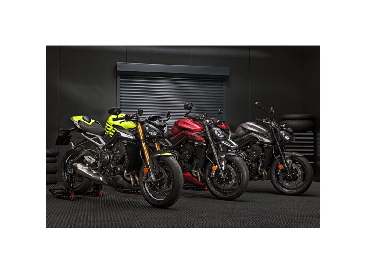トライアンフがネイキッドスポーツモデル「ストリートトリプル765」を