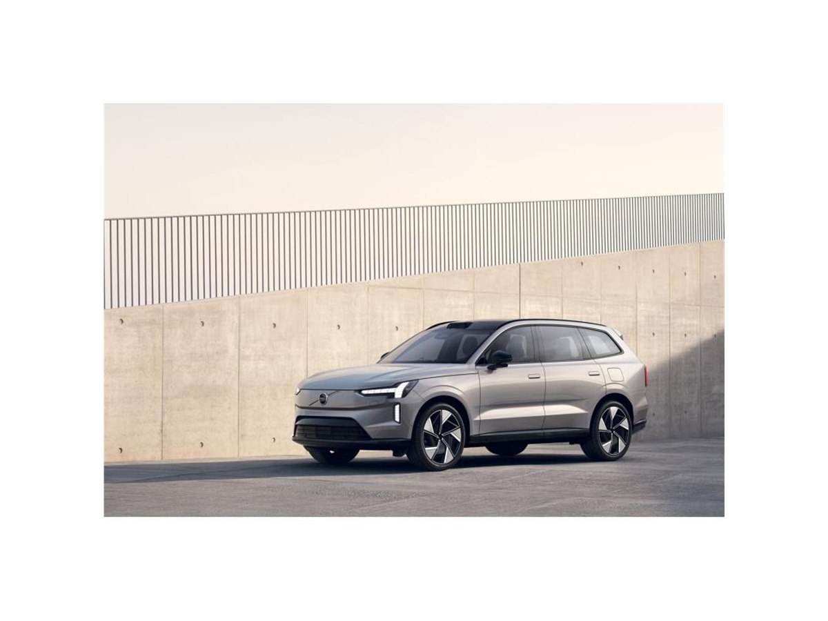 ボルボが「EX90」を発表 自動運転も見据えた7人乗りの電動SUV - 価格.com