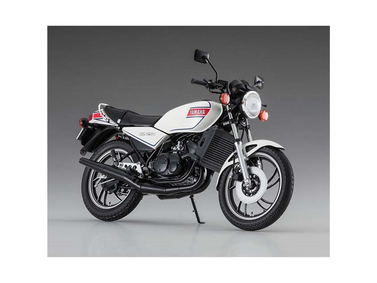 ハセガワ、1/12スケール模型「ヤマハ RZ250（4L3）」を本日11/19