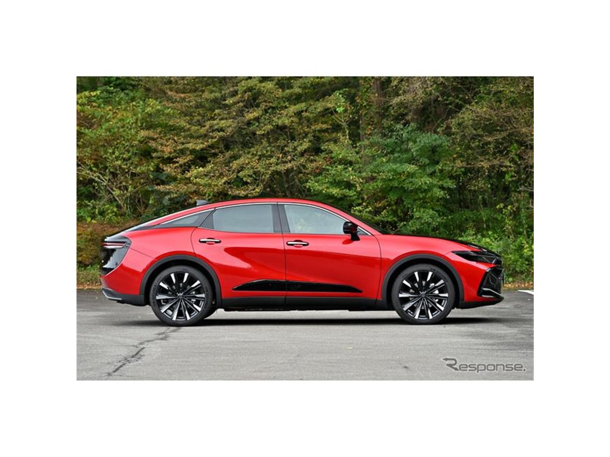 セダンだけどファストバック、伝統に抗った新型『クラウン』のデザイン