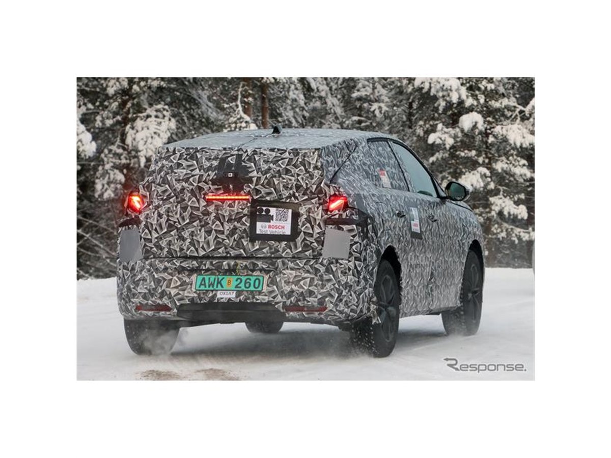 プジョー『3008』はクーペSUVに進化する！ 次期型プロトタイプ“本物