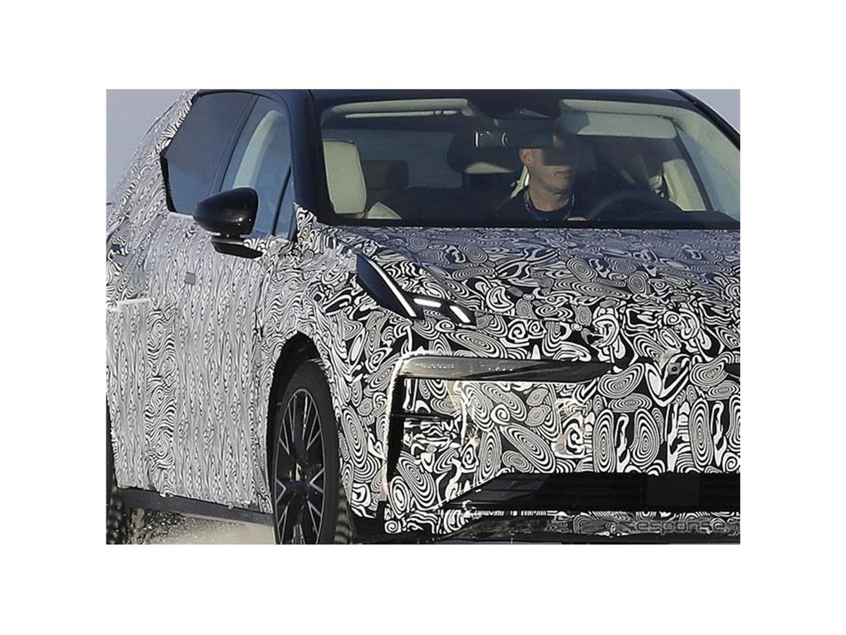 欧州カローラクロスのライバルに!? ジーカー初のクロスオーバーSUV『X