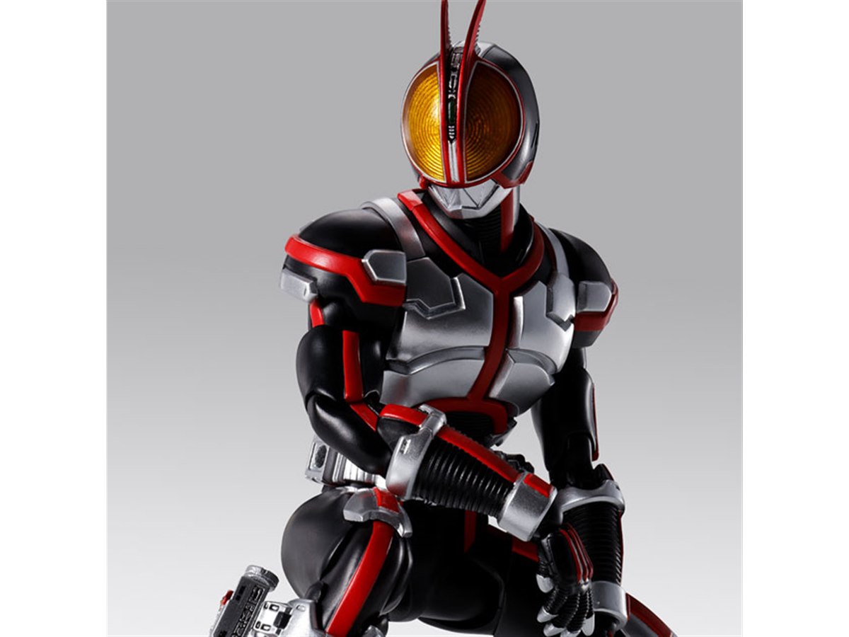 仮面ライダーファイズ」が真骨彫製法シリーズに登場、新規肩アーマー