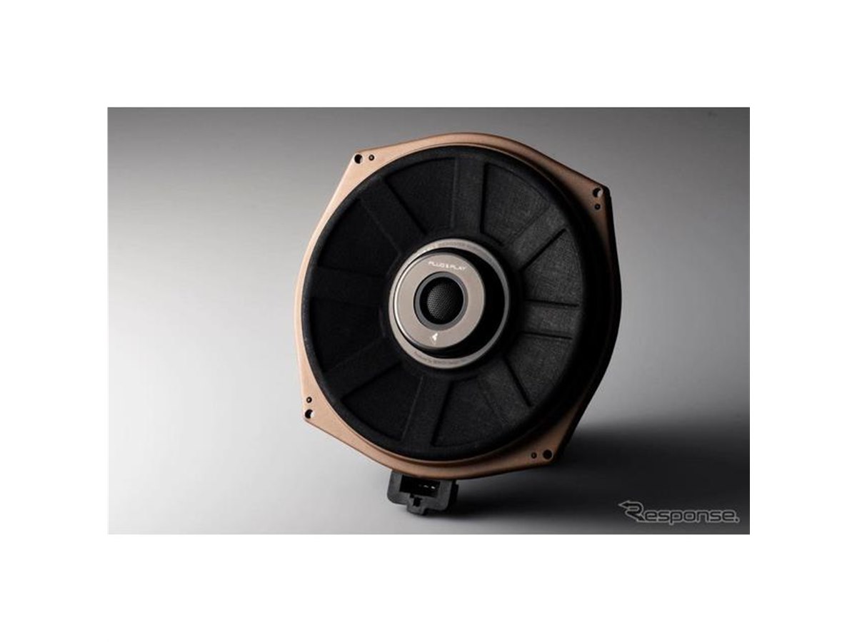 ビーウィズがBMW／MINIの純正交換型のサブウーファーモジュール