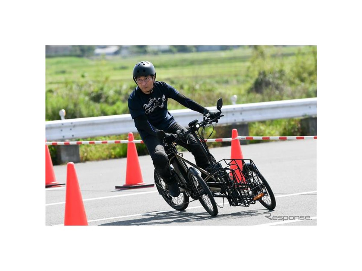 電アシ自転車ともバイクとも全く違う乗り味、カワサキの電動3輪