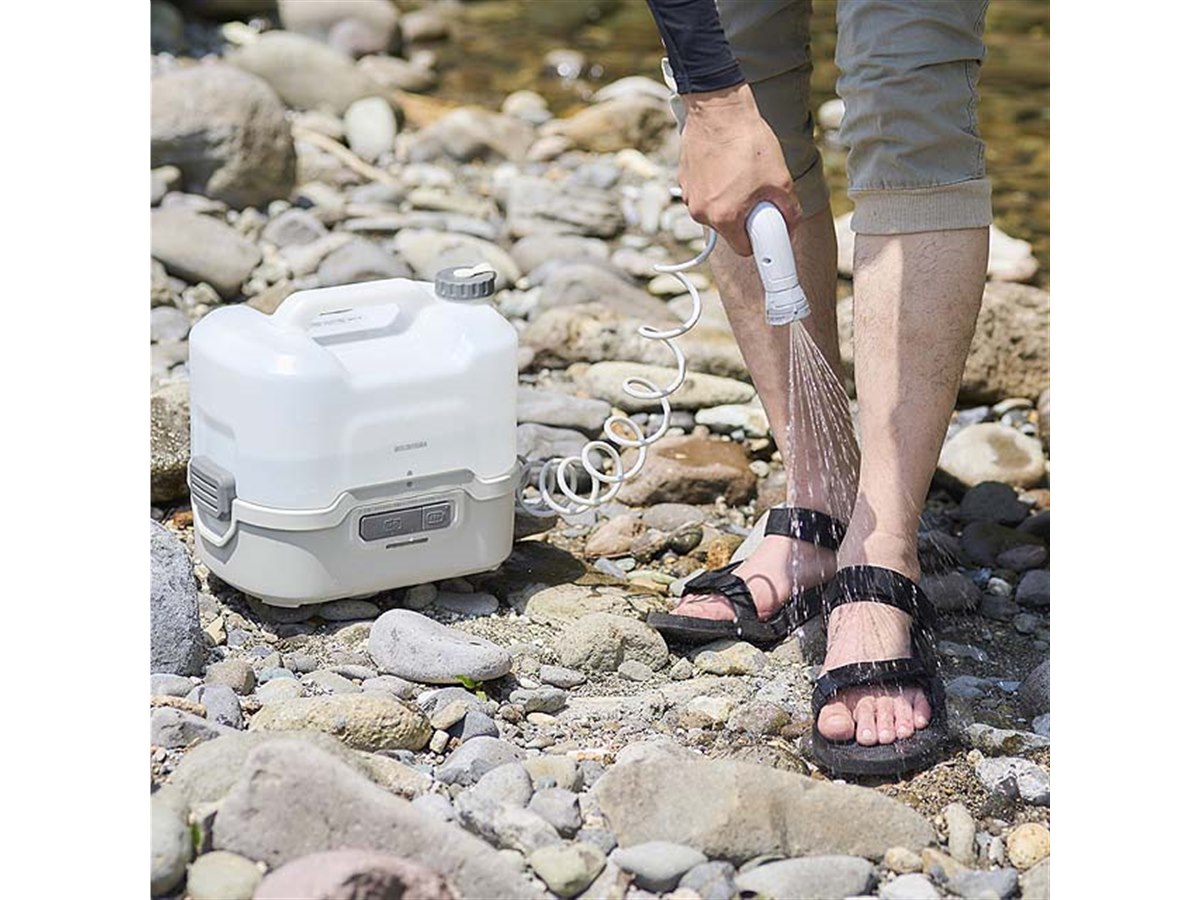アイリスオオヤマ　充電式ジェットウォッシャー アイリスオーヤマ、電源・水道不要で使える「充電式ポータブル