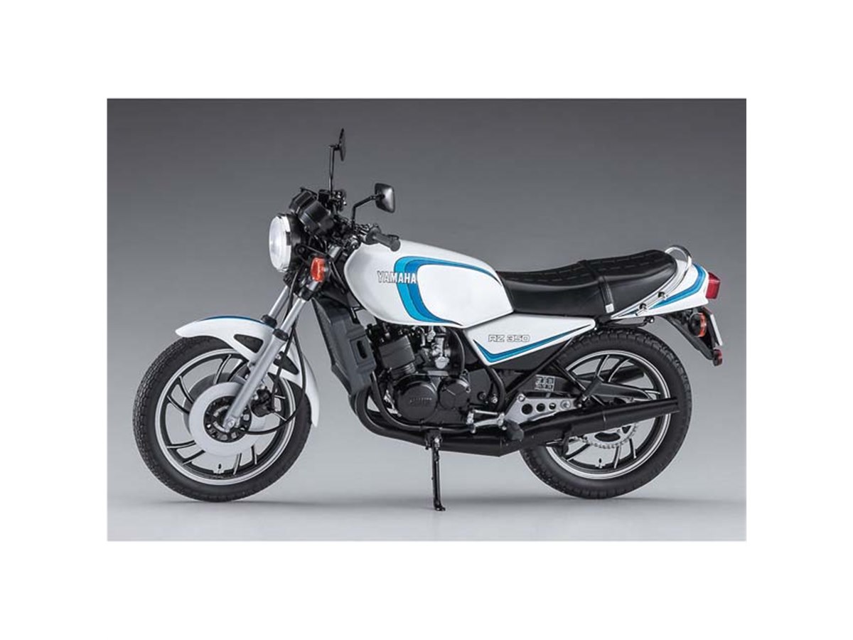 1981年登場の350ccエンジン搭載「ヤマハ RZ350（4U0）」模型