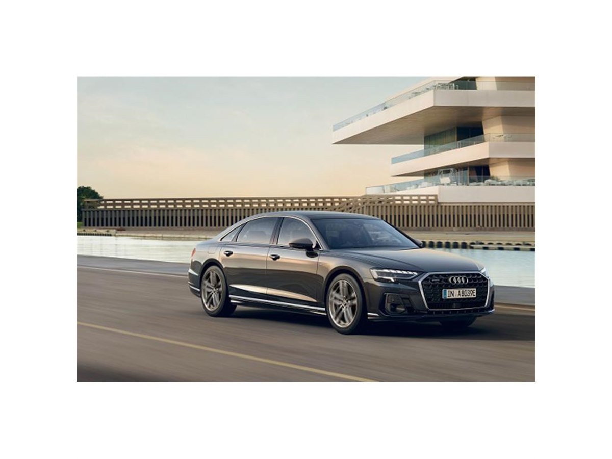 アウディA8」にプラグインハイブリッドとクワトロを組み合わせた新