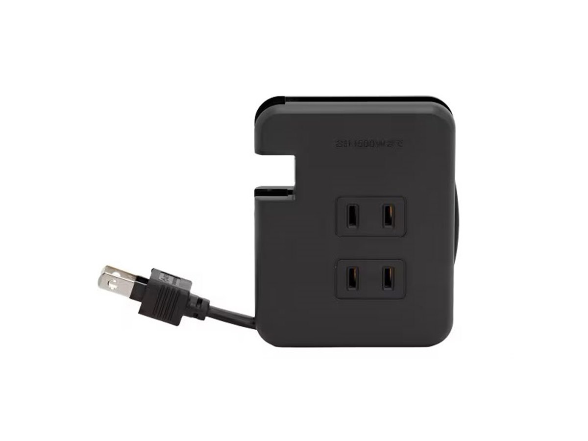 ゲオ、収納式の電源ケーブルを採用した「モバイルACタップ」877円
