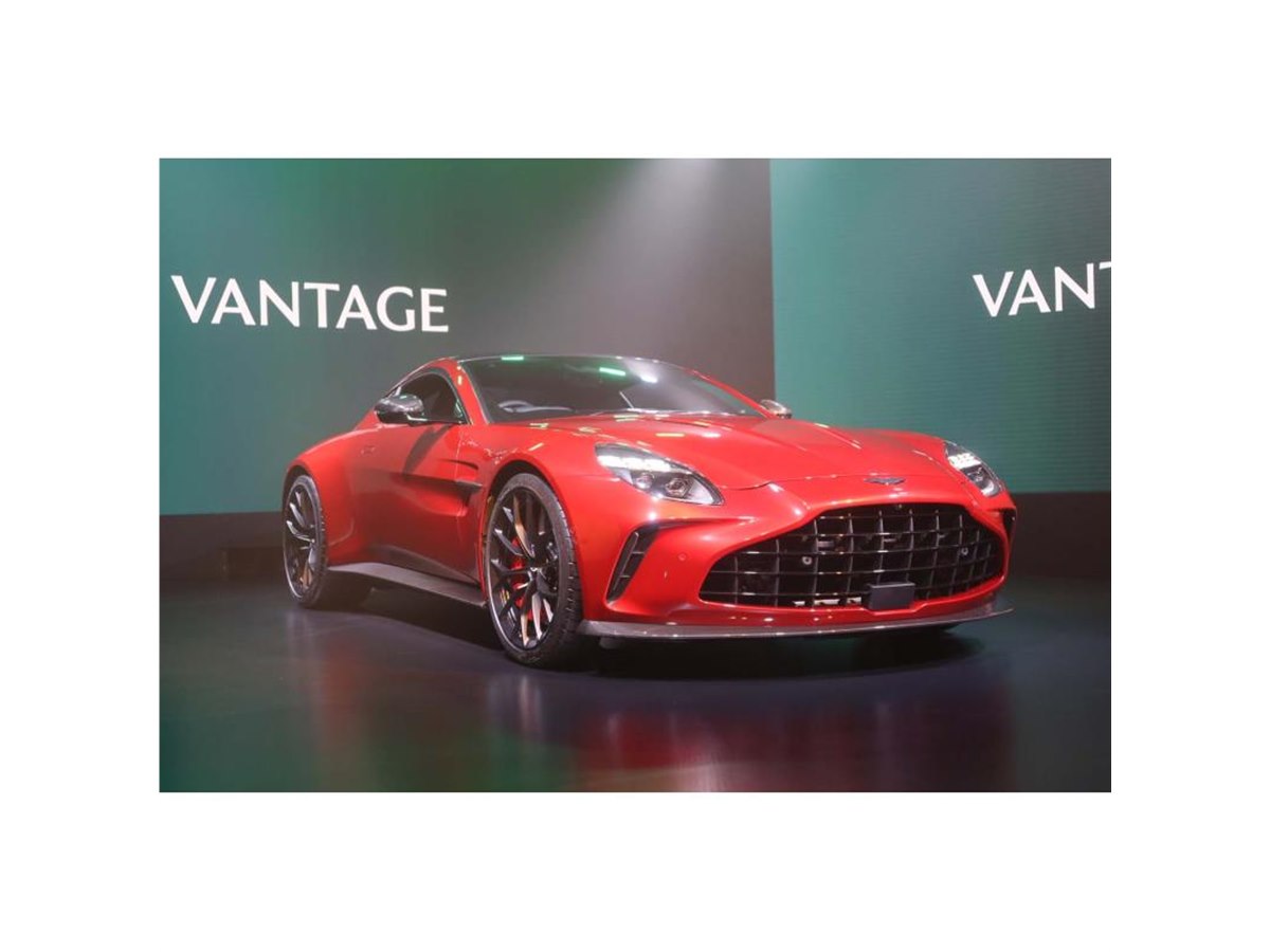 最終お値下げ・マストンマーチン 一気に155PSアップ！ 改良型「アストンマーティン・ヴァンテージ」日本