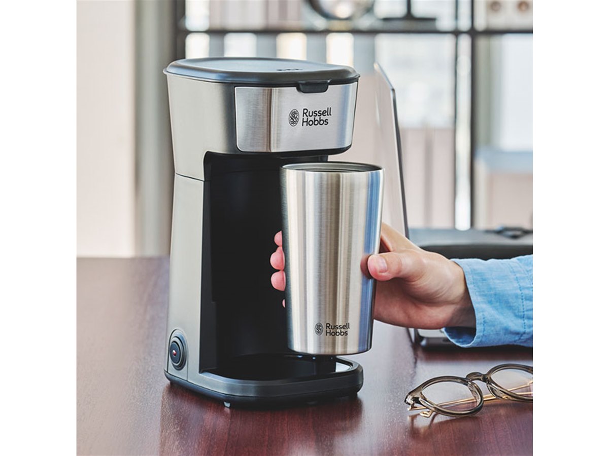 専用タンブラーに直接コーヒーを注ぐ「タンブラードリップ」が本日3月1