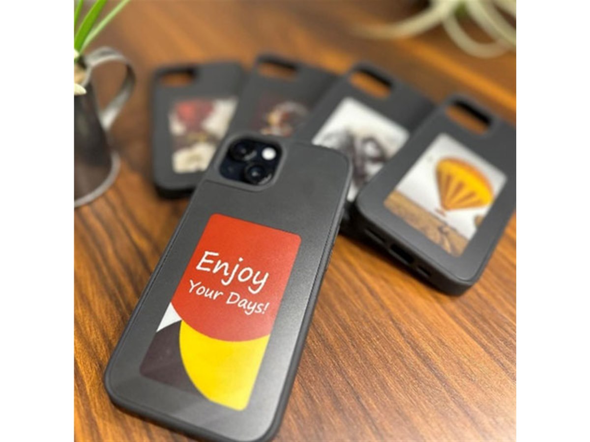 iPhone 15用 e-paper case 01 20240726123930_946_.jpg