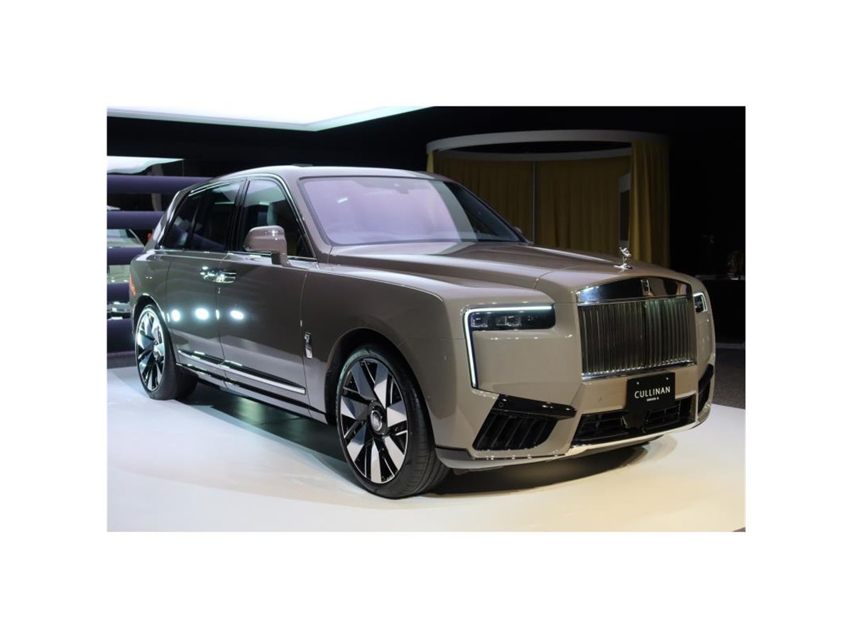 ロールス・ロイスが大幅改良された「カリナン」を国内初披露 - 価格.com
