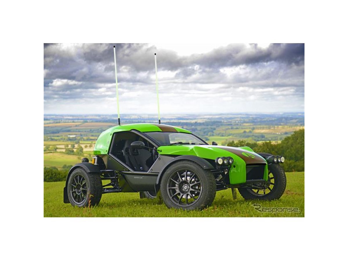 まるでラジコン!? わずか896kgの「どこへでも行ける究極スポーツカー