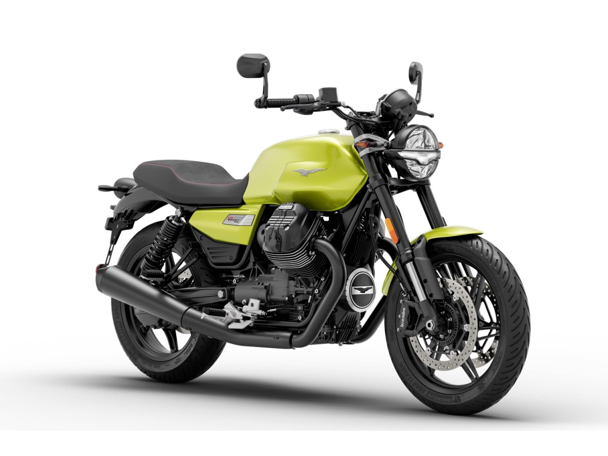 大幅改良を受けた「モト・グッツィV7」シリーズが登場 伝統のVツイン