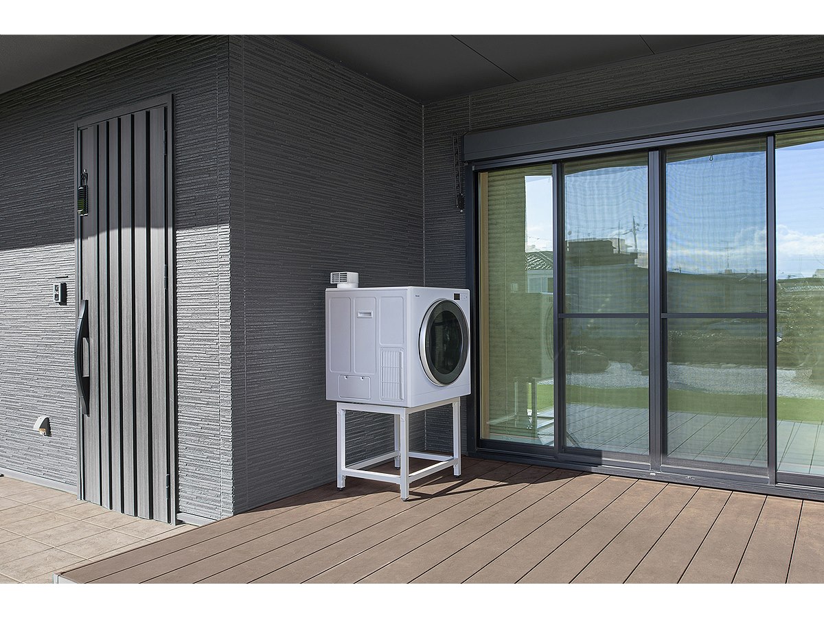 リンナイ、ベランダなどに設置可能な「乾太くんデラックスタイプ」の