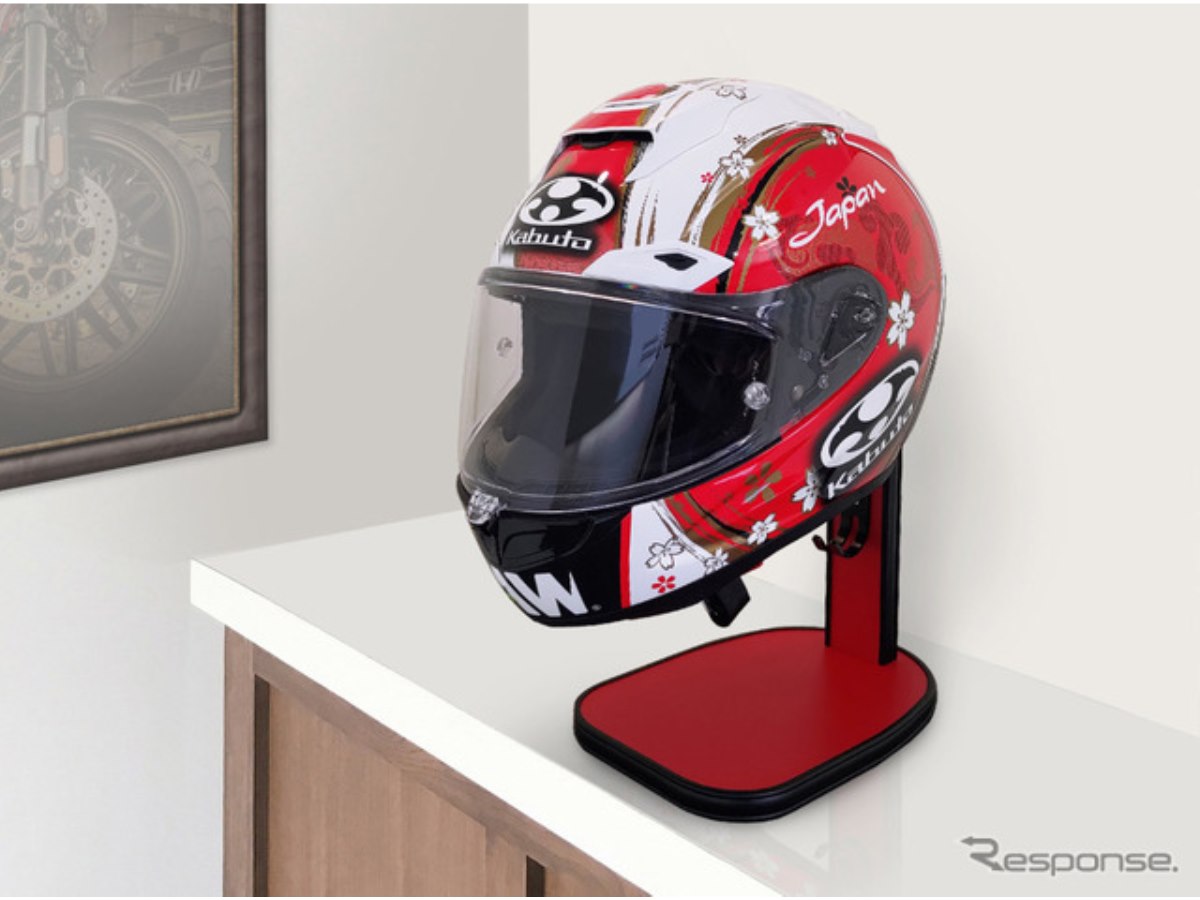 高機能ヘルメットスタンド、梅雨・湿気から解放する乾燥ファン搭載で