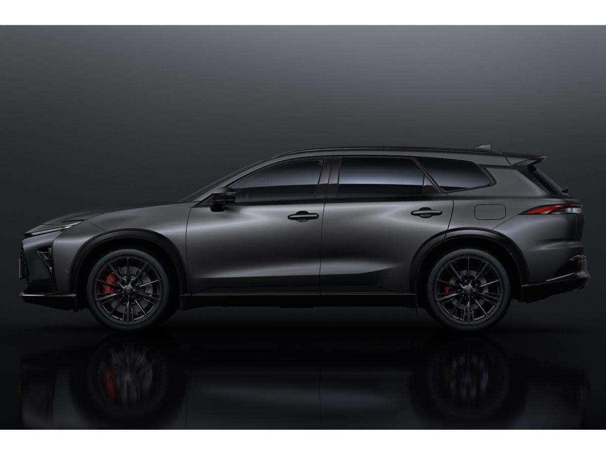 トヨタ 非売品 ミニカー クラウン エステート マットメタル 限定仕様 1/30 20250613170013_486_.jpg