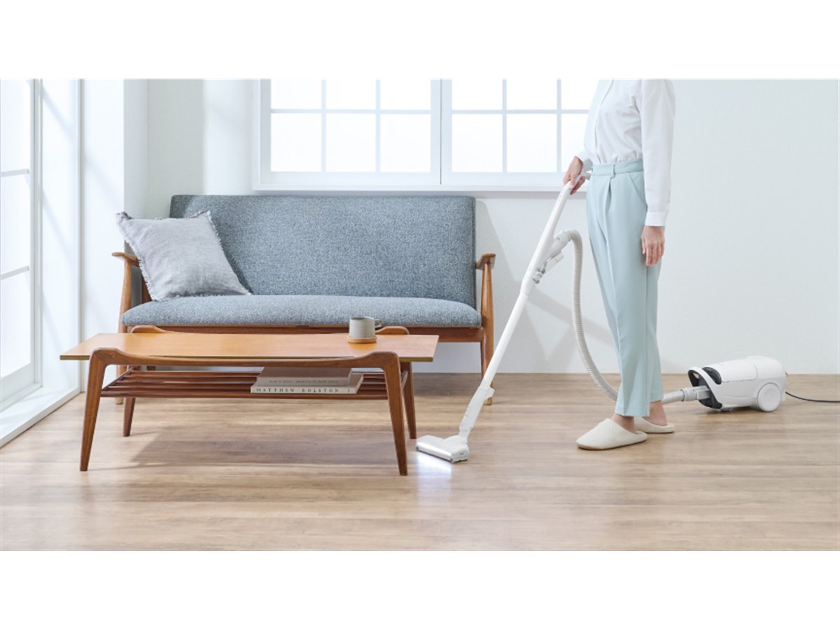 パナソニック 紙パック式 パワーブラシ掃除機 パナソニック、軽量2kgのロングセラー紙パック式掃除機「MC