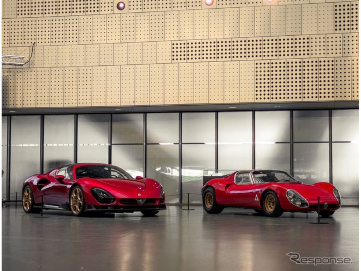アルファロメオ『33ストラダーレ』、新旧モデルを初めて同時展示