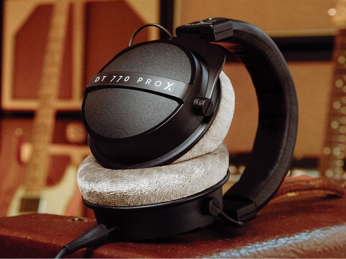 beyerdynamic、新ドライバー搭載のスタジオモニターヘッドホン「DT 770