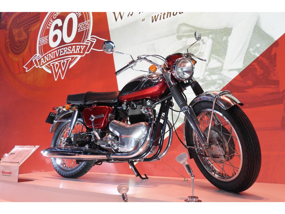 カワサキは「W」シリーズの60周年記念展示を実施 「Z900RS」の大幅改良