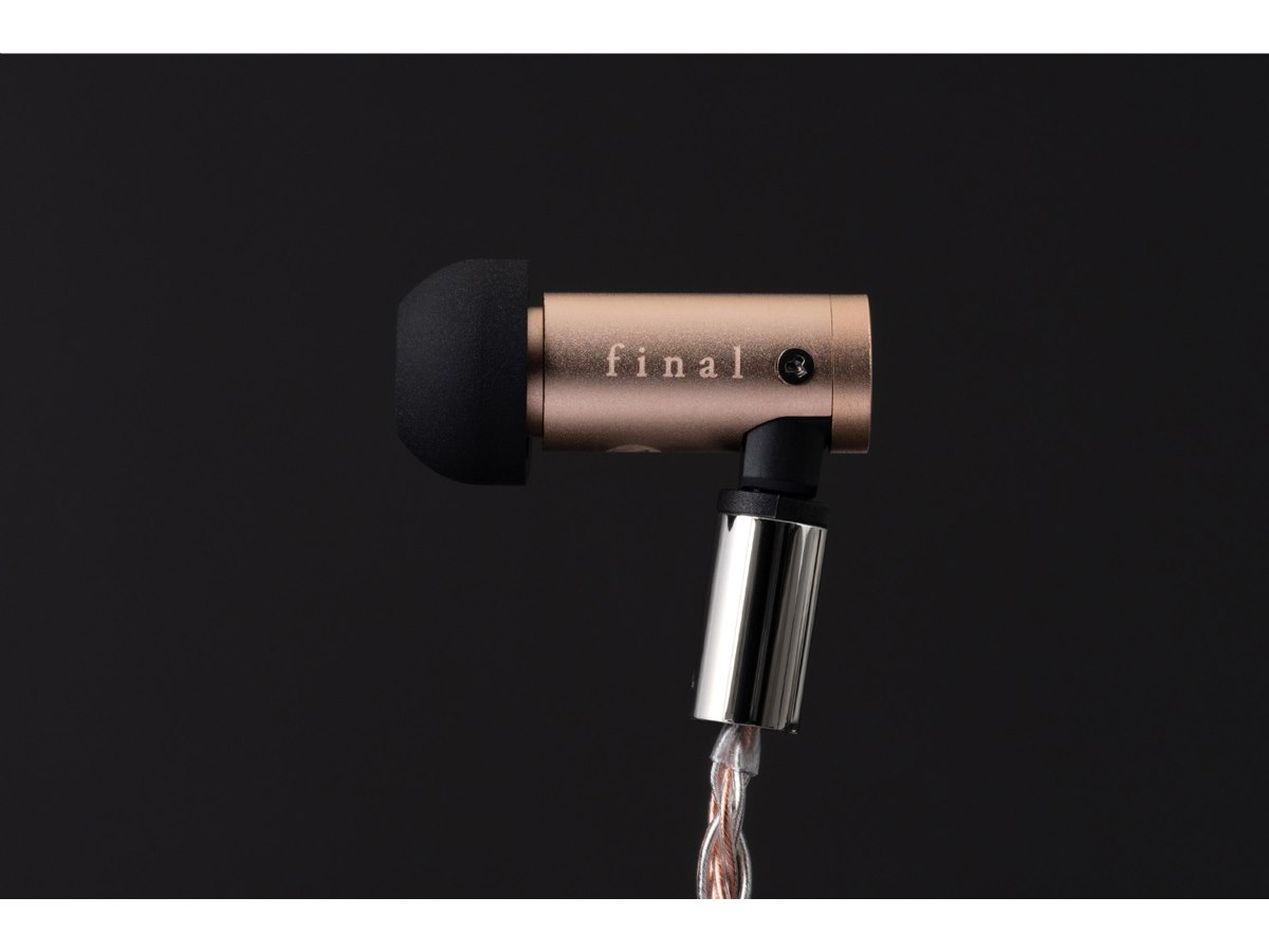 final、クロム銅筐体に水平対向2BAドライバーを搭載した有線イヤホン