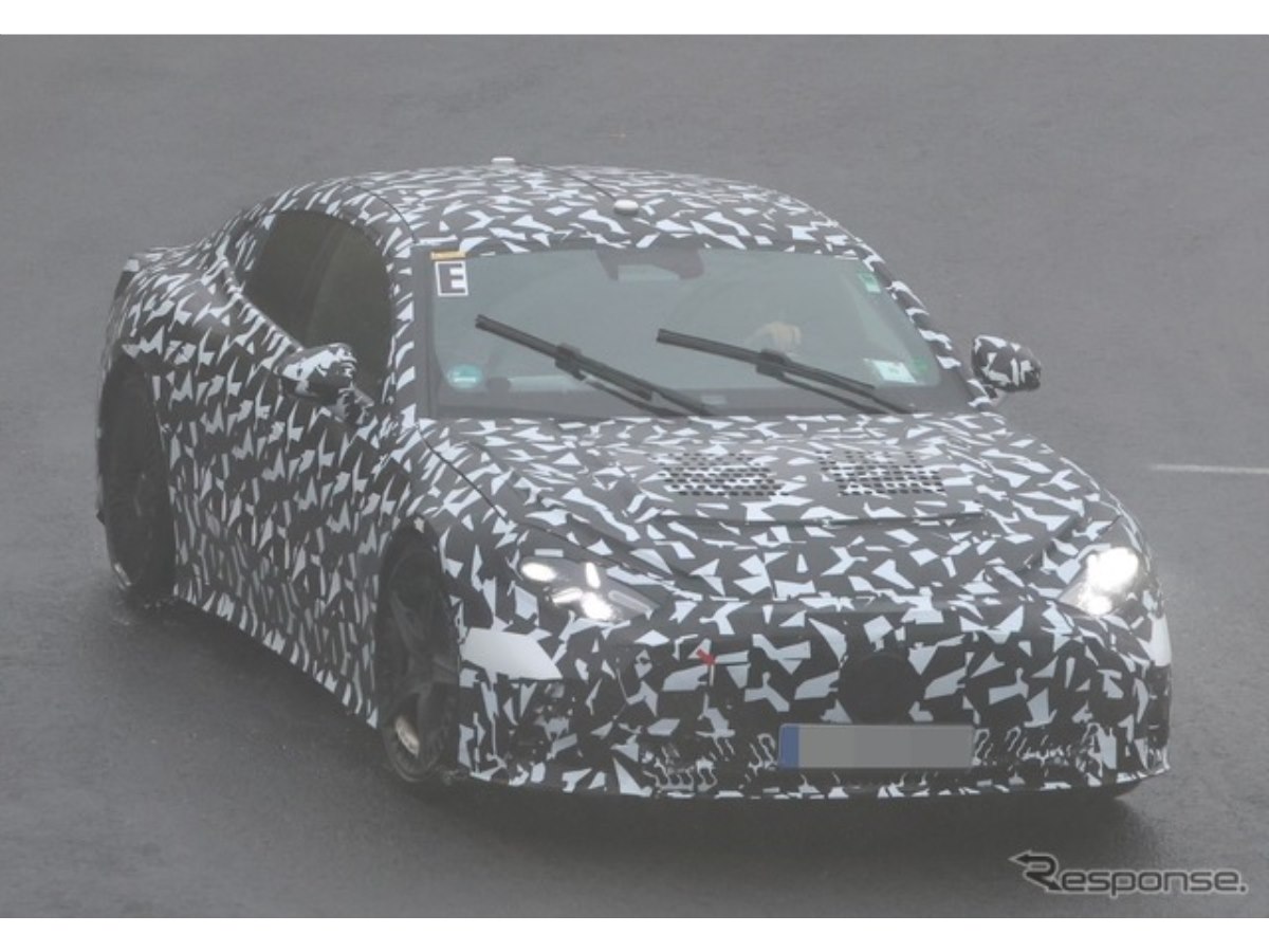 メルセデスAMG史上もっとも過激なクーペ、『GT EV』が土砂降りのニュル