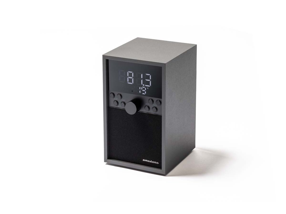 amadana、FMラジオ文化の再評価をテーマに開発したクロックラジオ